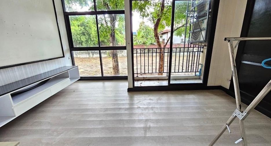 For rent 2 bedrooms office in Bang Na, Bangkok