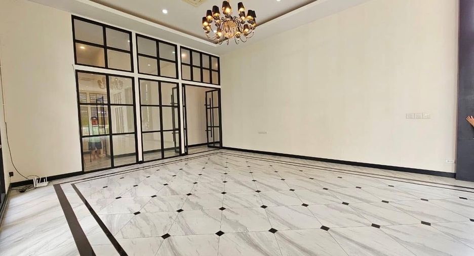 For rent 2 bedrooms office in Bang Na, Bangkok
