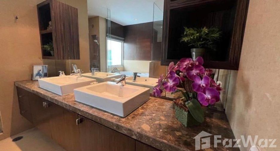 Condo en alquiler de 4 habitaciones en Pathum Wan, Bangkok