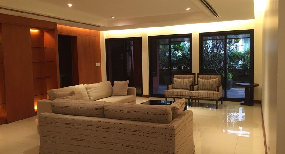 For rent 3 bedrooms condo in Sathon, Bangkok