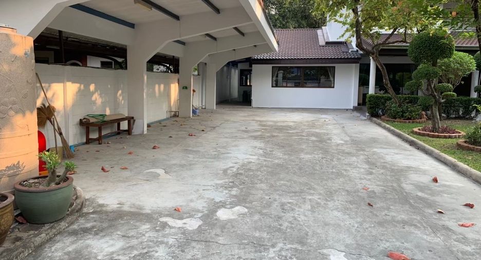 Casa en alquiler de 4 habitaciones en Suan Luang, Bangkok