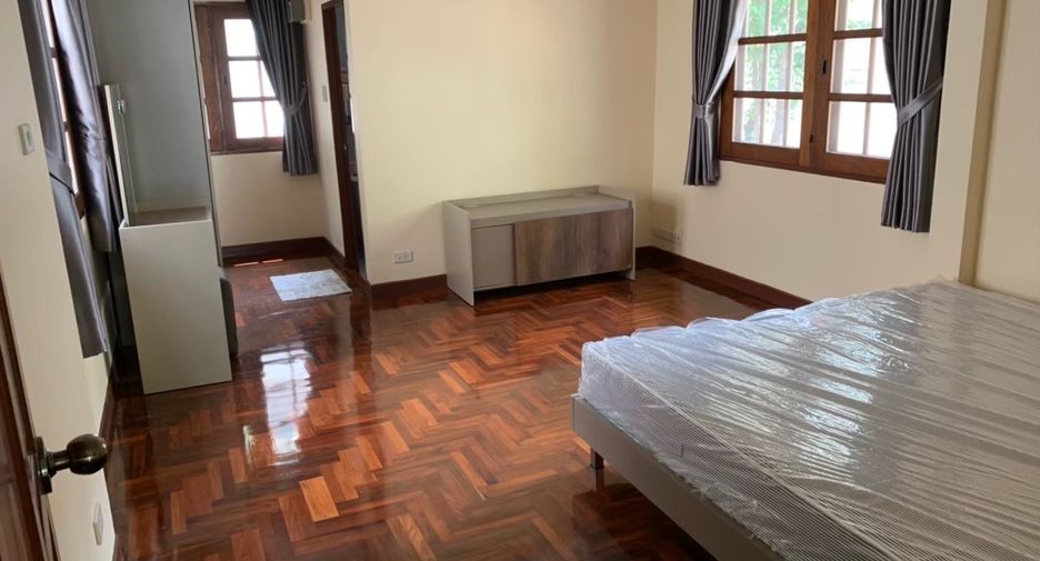 Casa en alquiler de 4 habitaciones en Suan Luang, Bangkok