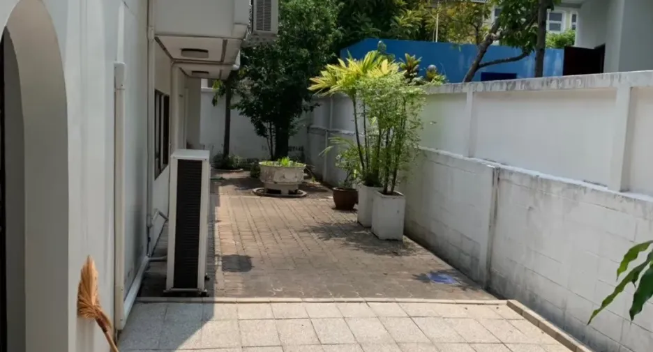 Casa en alquiler de 4 habitaciones en Suan Luang, Bangkok