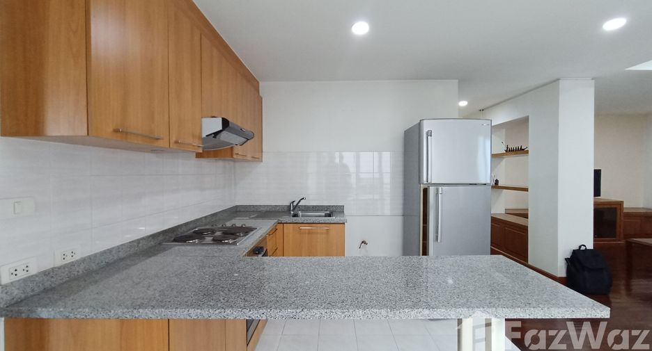 For rent 2 bedrooms apartment in Pathum Wan, Bangkok