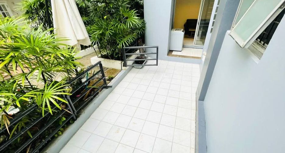 Wohnung zur Miete mit 2 Zimmer in Khlong Toei, Bangkok