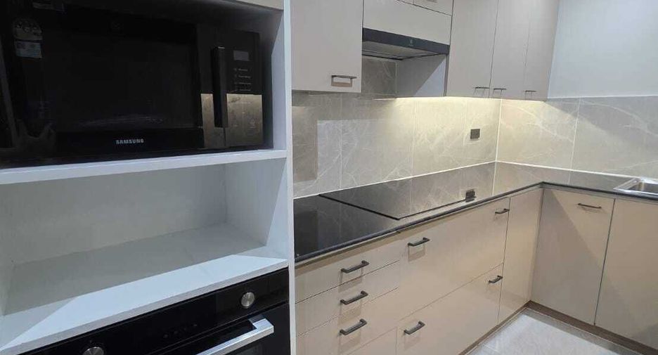 For rent 4 bedrooms condo in Sathon, Bangkok