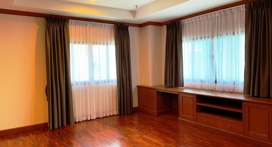 For rent 4 ベッドルーム condo in Watthana, Bangkok