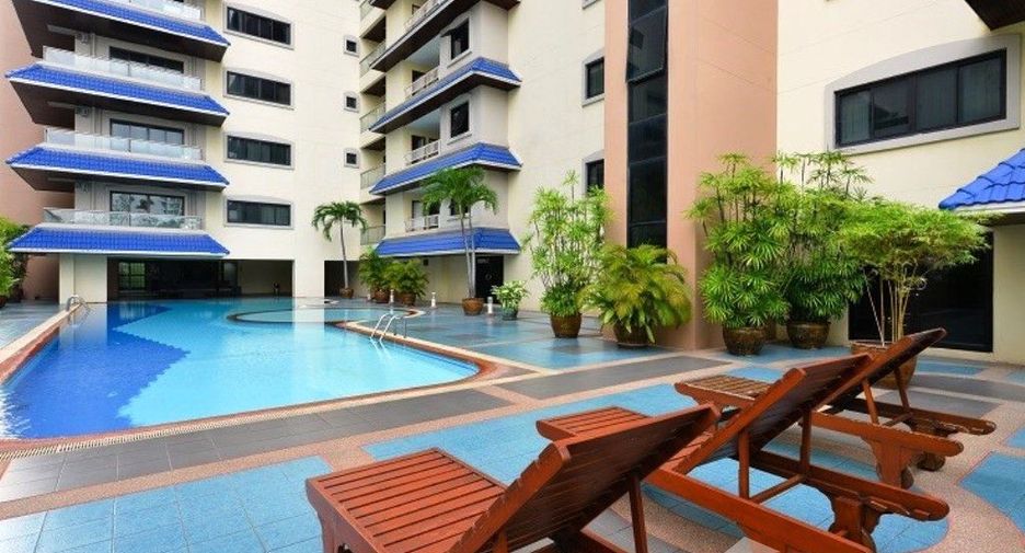 For rent 4 ベッドルーム condo in Watthana, Bangkok