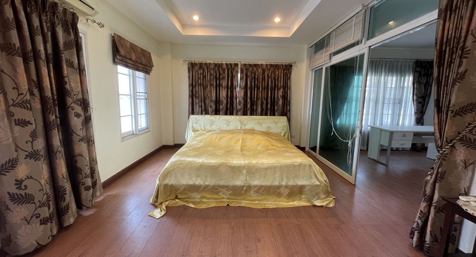 Casa adosada en alquiler de 3 habitaciones en Phasi Charoen, Bangkok
