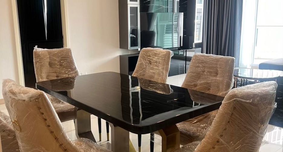 For rent 3 bedrooms condo in Yan Nawa, Bangkok