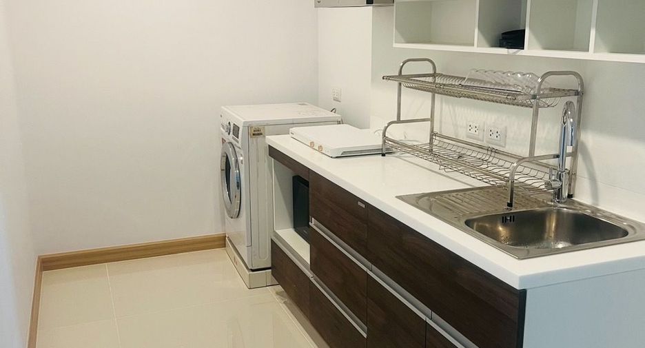 Wohnung zur Miete mit 3 Zimmer in Yan Nawa, Bangkok