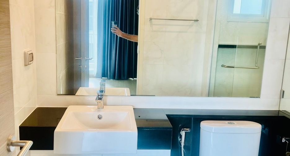Wohnung zur Miete mit 3 Zimmer in Yan Nawa, Bangkok
