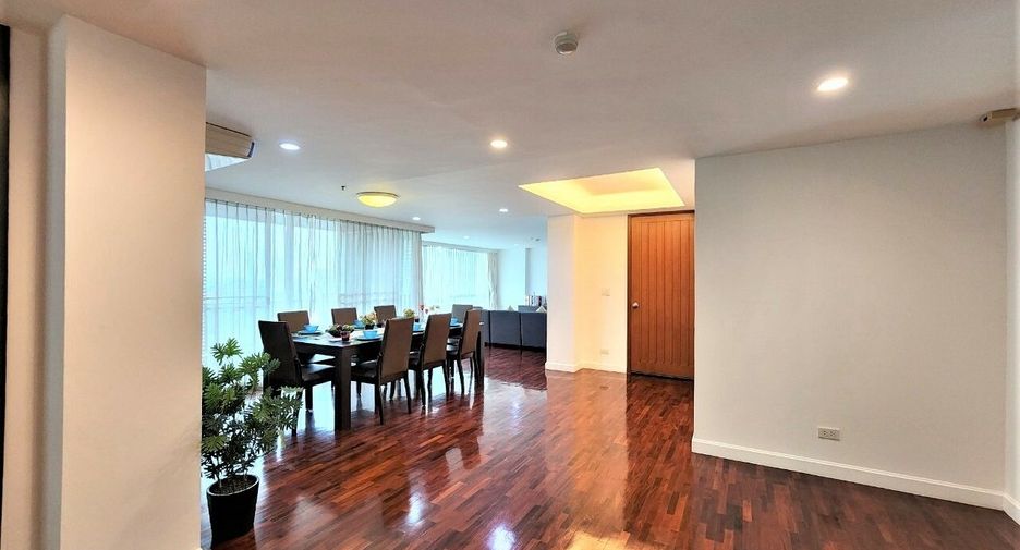 For rent 3 bedrooms condo in Sathon, Bangkok