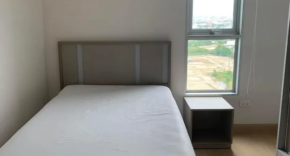 For rent 2 bedrooms condo in Huai Khwang, Bangkok