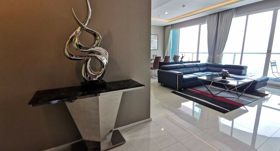 For rent 3 bedrooms condo in Bang Kho Laem, Bangkok