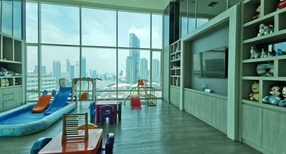 For rent 3 bedrooms condo in Bang Kho Laem, Bangkok