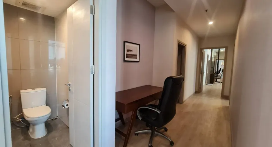 For rent 4 bedrooms condo in Watthana, Bangkok