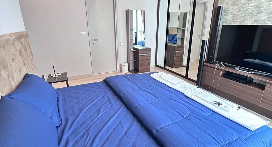 For rent 4 bedrooms condo in Watthana, Bangkok