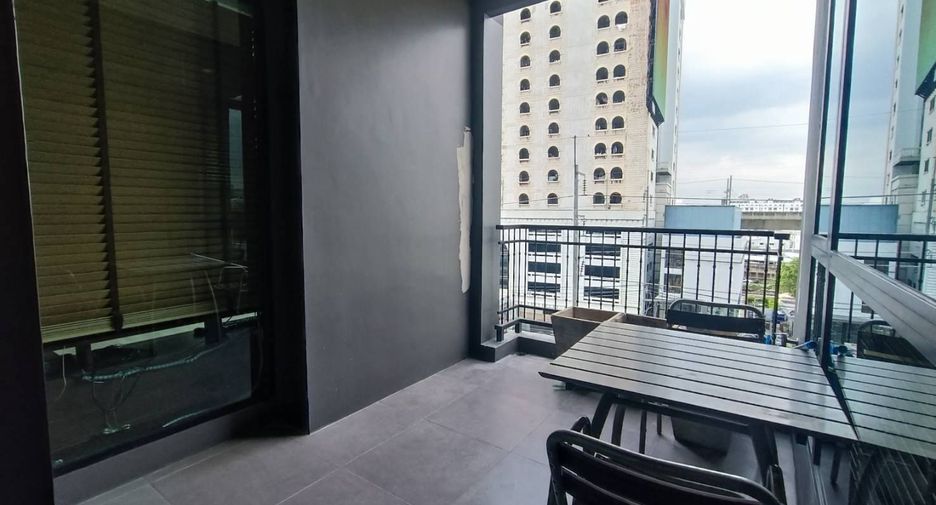 For rent 4 bedrooms condo in Watthana, Bangkok