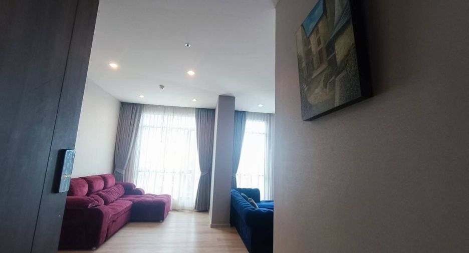 For rent 4 bedrooms condo in Watthana, Bangkok