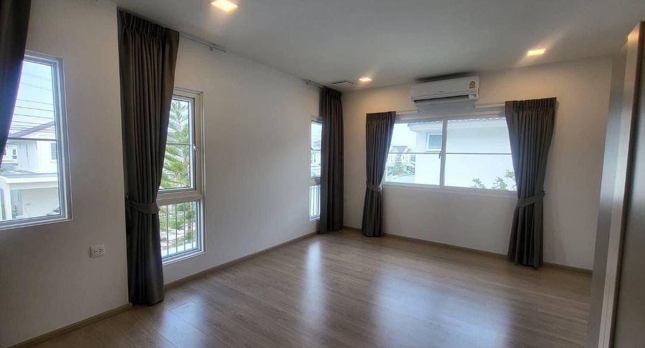 For rent 3 bedrooms house in Lat Krabang, Bangkok