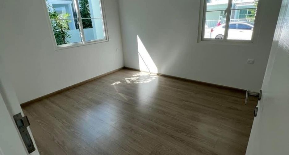 For rent 3 bedrooms house in Lat Krabang, Bangkok