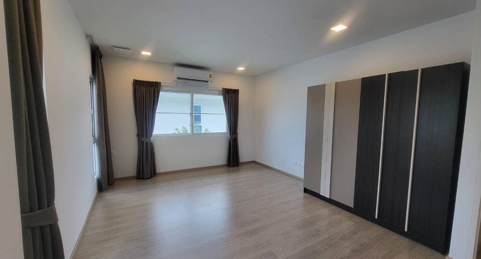 For rent 3 bedrooms house in Lat Krabang, Bangkok