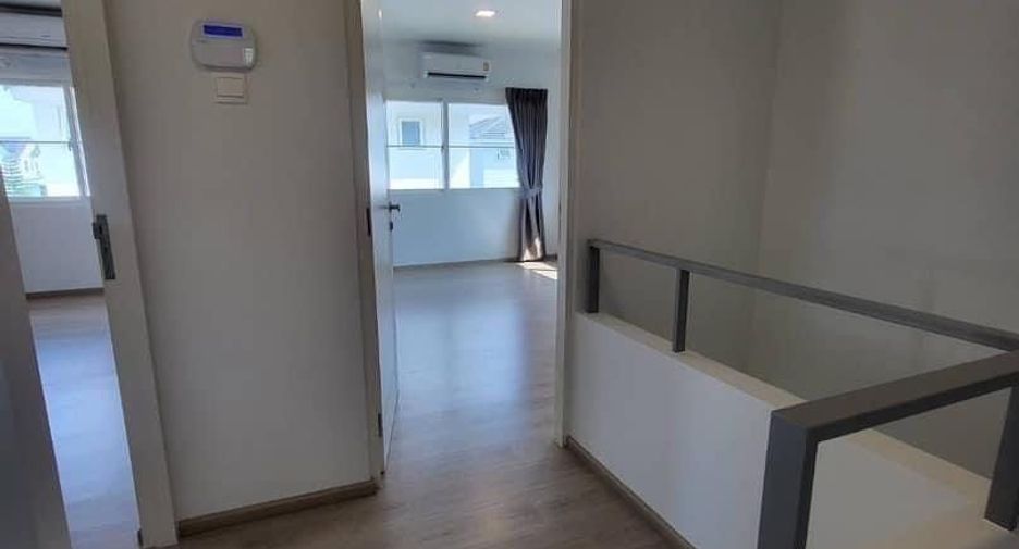 For rent 3 bedrooms house in Lat Krabang, Bangkok