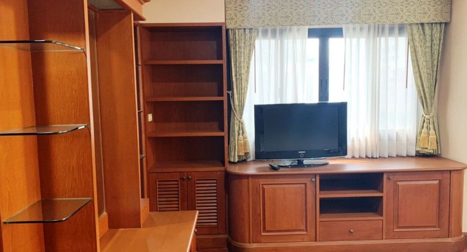 Condo en alquiler de 3 habitaciones en Watthana, Bangkok