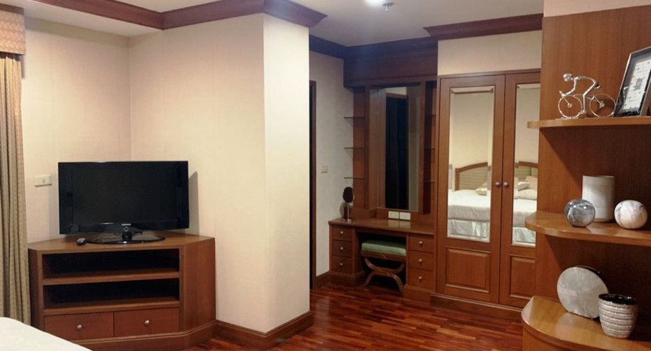 Condo en alquiler de 3 habitaciones en Watthana, Bangkok