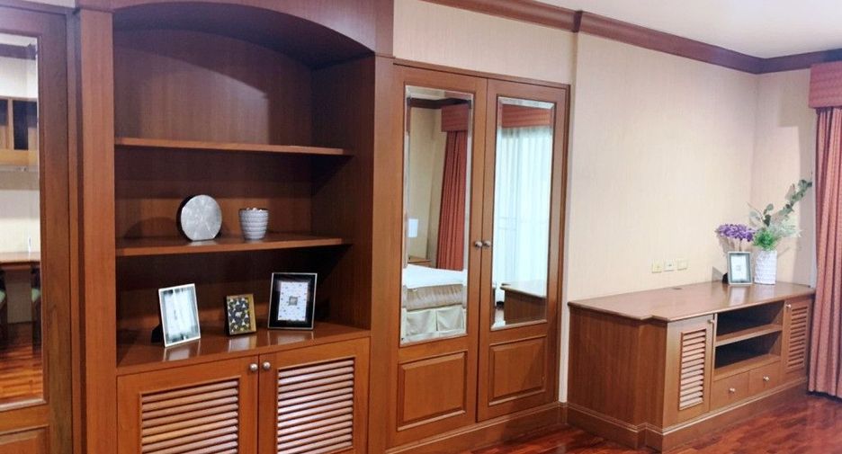 Condo en alquiler de 3 habitaciones en Watthana, Bangkok