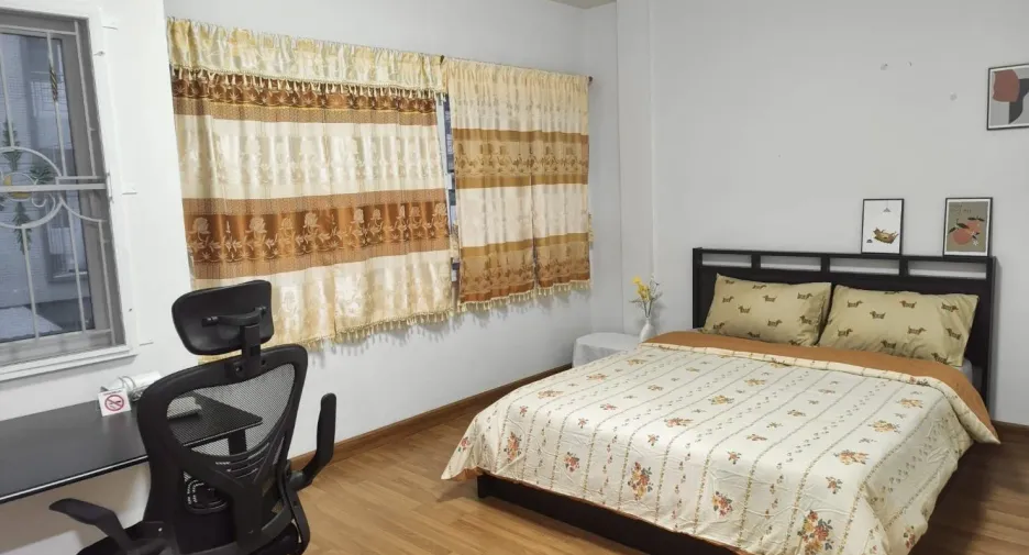 Reihenhaus zur Miete mit 4 Zimmer in Sai Mai, Bangkok