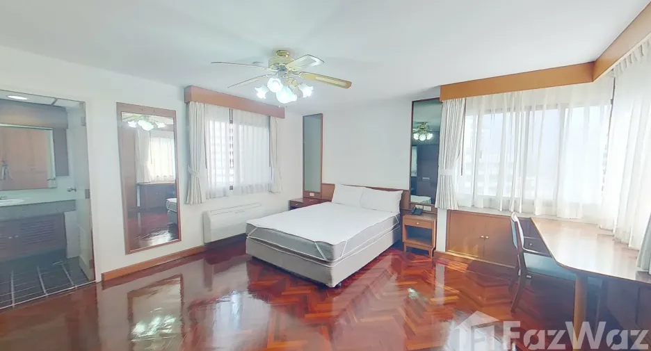 For rent 3 bedrooms condo in Watthana, Bangkok