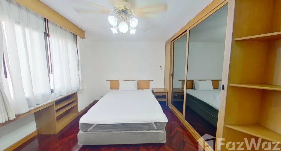 For rent 3 bedrooms condo in Watthana, Bangkok