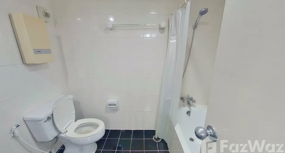 For rent 3 bedrooms condo in Watthana, Bangkok
