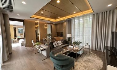 For rent 5 bedrooms townhouse in Huai Khwang, Bangkok