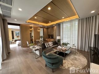 Casa adosada en alquiler de 5 habitaciones en Huai Khwang, Bangkok