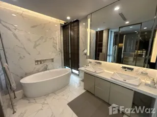Casa adosada en alquiler de 5 habitaciones en Huai Khwang, Bangkok