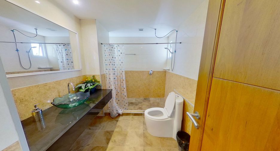 Condo en alquiler de 2 habitaciones en Khlong San, Bangkok