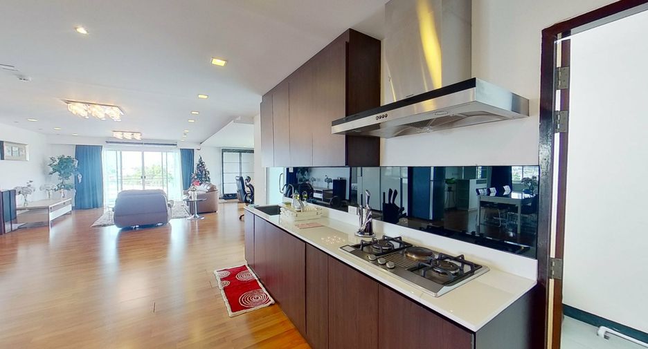 Condo en alquiler de 2 habitaciones en Khlong San, Bangkok