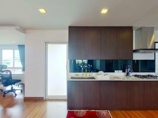 For rent 2 bedrooms condo in Khlong San, Bangkok