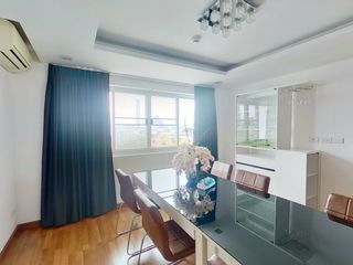 For rent 2 bedrooms condo in Khlong San, Bangkok