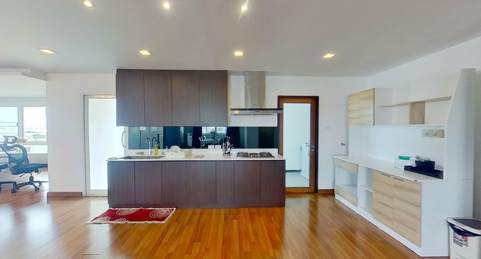 Condo en alquiler de 2 habitaciones en Khlong San, Bangkok