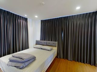For rent 2 bedrooms condo in Khlong San, Bangkok