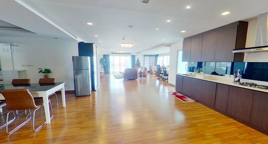 Condo en alquiler de 2 habitaciones en Khlong San, Bangkok
