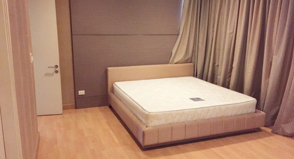 For rent 3 ベッドルーム condo in Khlong Toei, Bangkok