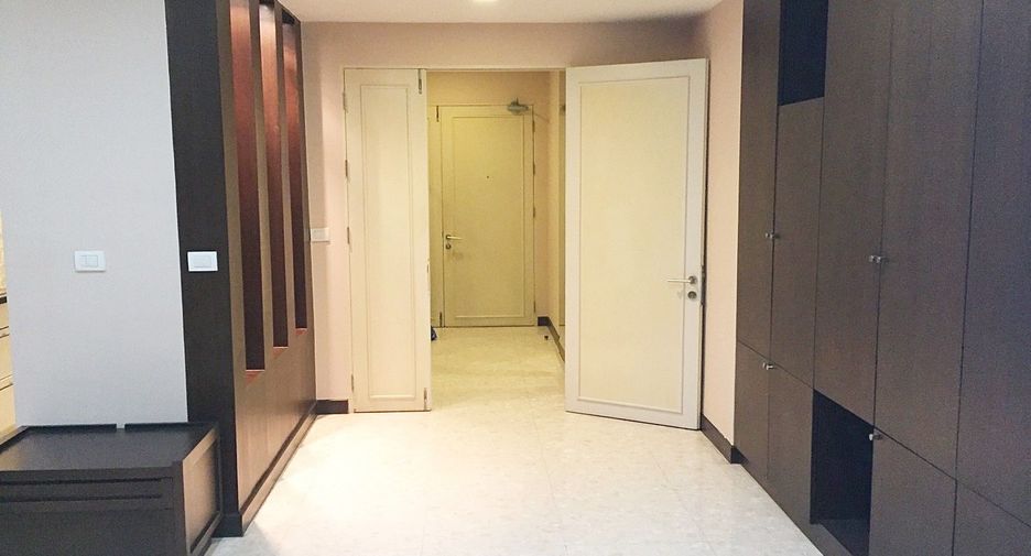 For rent 3 ベッドルーム condo in Khlong Toei, Bangkok