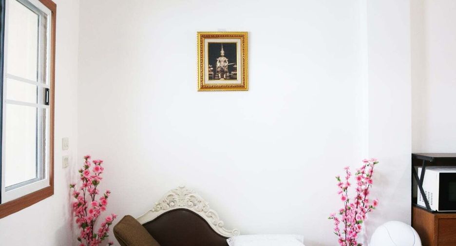 For rent 4 bedrooms townhouse in Bang Khen, Bangkok
