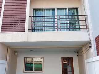 For rent 4 bedrooms townhouse in Bang Khen, Bangkok