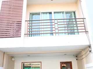 For rent 4 bedrooms townhouse in Bang Khen, Bangkok